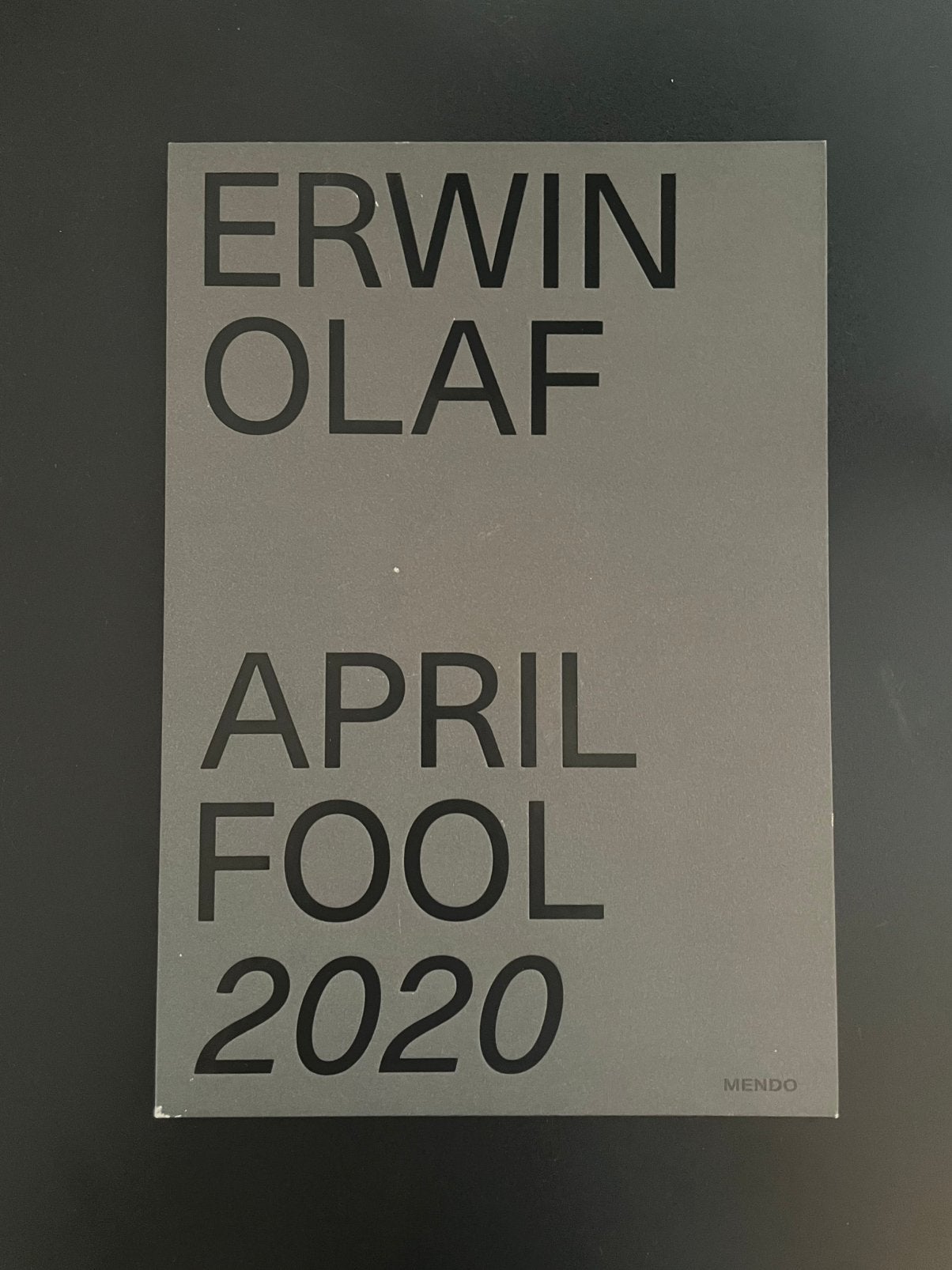 Erwin Olaf, April fool 2020 gesigneerd, Ophalen of Verzenden, Zo goed als nieuw, Fotografen