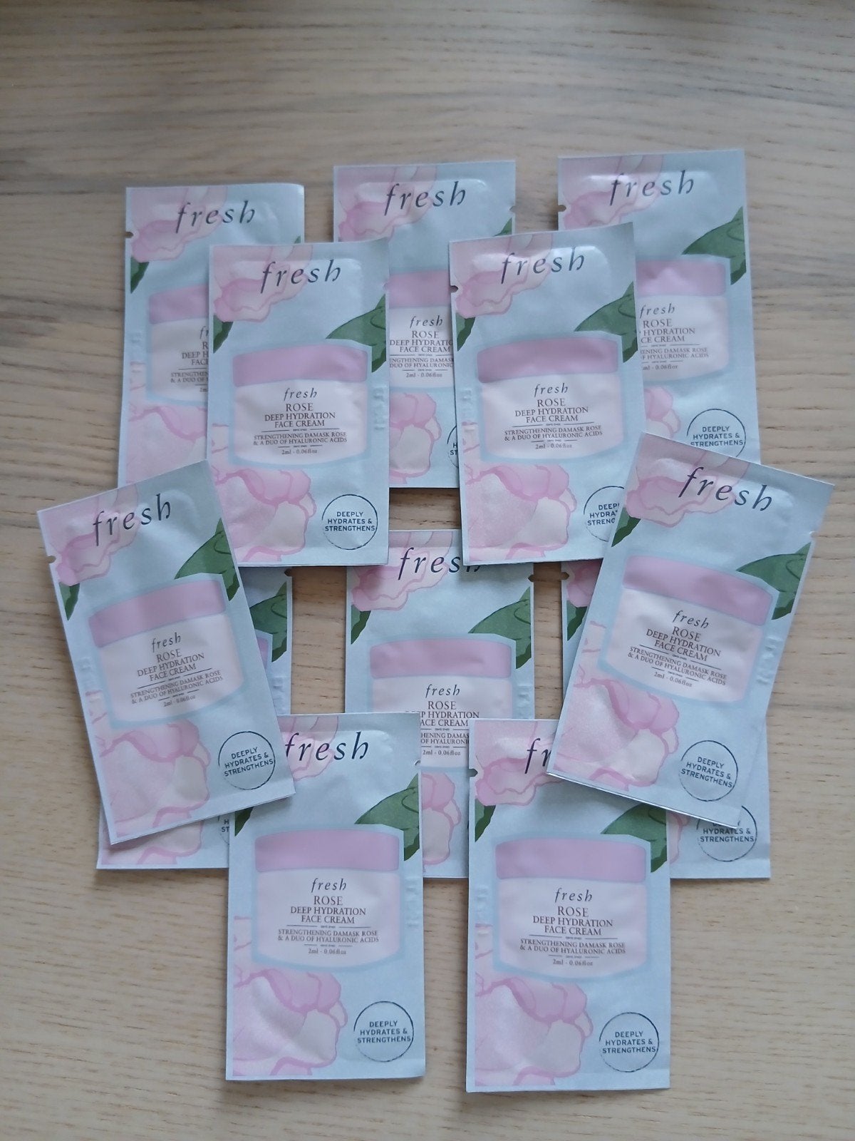 12 Zakjes Fresh Rose Deep Hydration Face Cream nu €7,50, Ophalen of Verzenden, Nieuw, Gehele gezicht