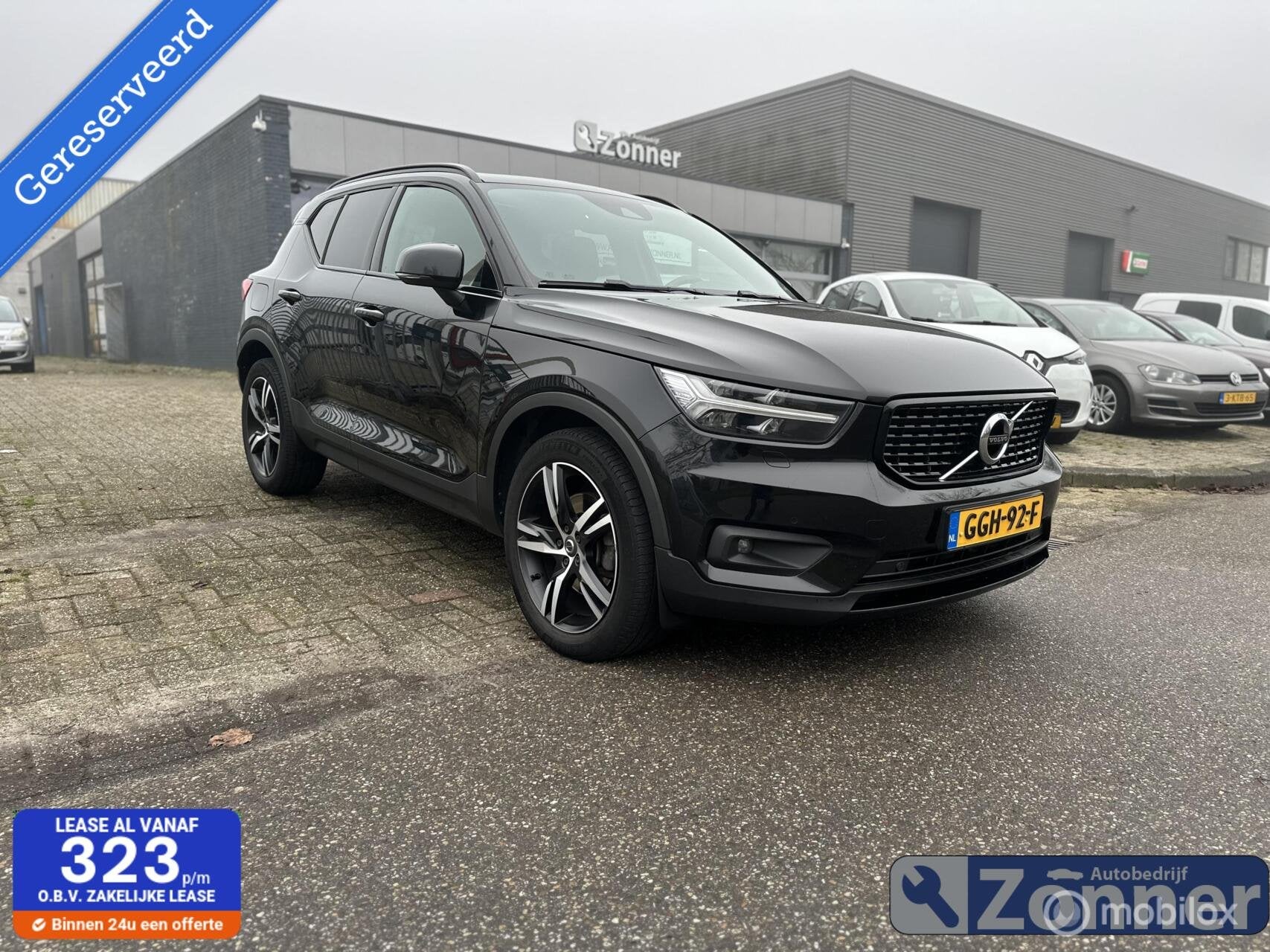 Volvo XC40 2.0 T4 R-Design, 15 km/l, Euro 6, 1969 cc, Zwart