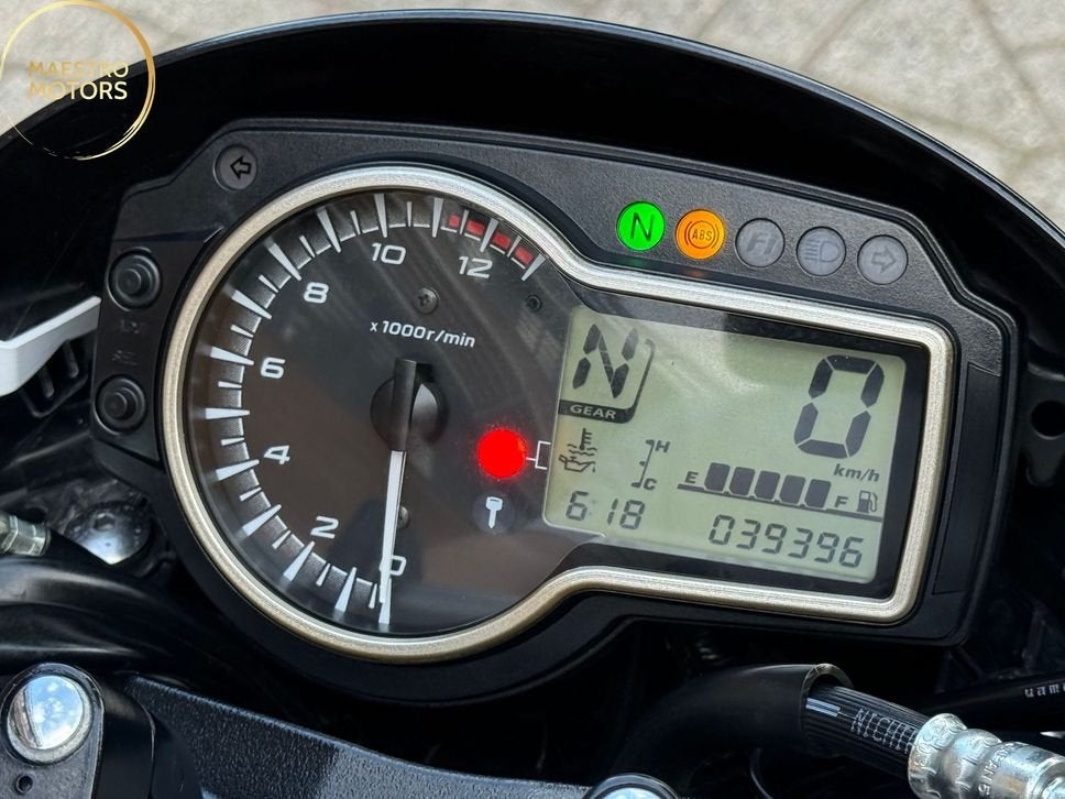 Foto 11 van SUZUKI GSR 750 ABS Origineel NL GROTE Beurt gehad TOPPER !!