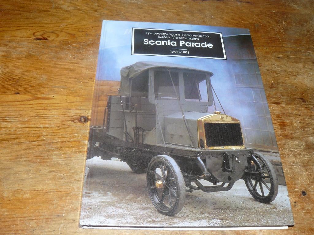 Scania Parade 1891-1991 (Bussen, vrachtwagens, auto's ed), Boeken, Auto's | Boeken, Diverse auteurs, Ophalen of Verzenden, Zo goed als nieuw