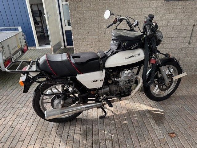 Te Koop Motorfiets Moto Guzzi V50 III, Motoren, 2 cilinders, Motorrijbewijs A, Gebruikt, Sportuitlaat