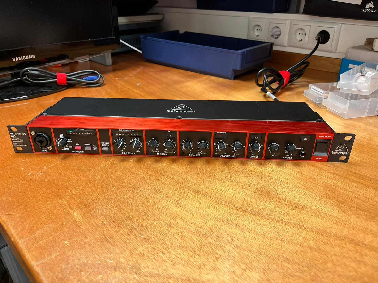 Behringer voiceprocessor Ultravoice UV1, Verzenden, Gebruikt, Minder dan 5 kanalen, Microfooningang