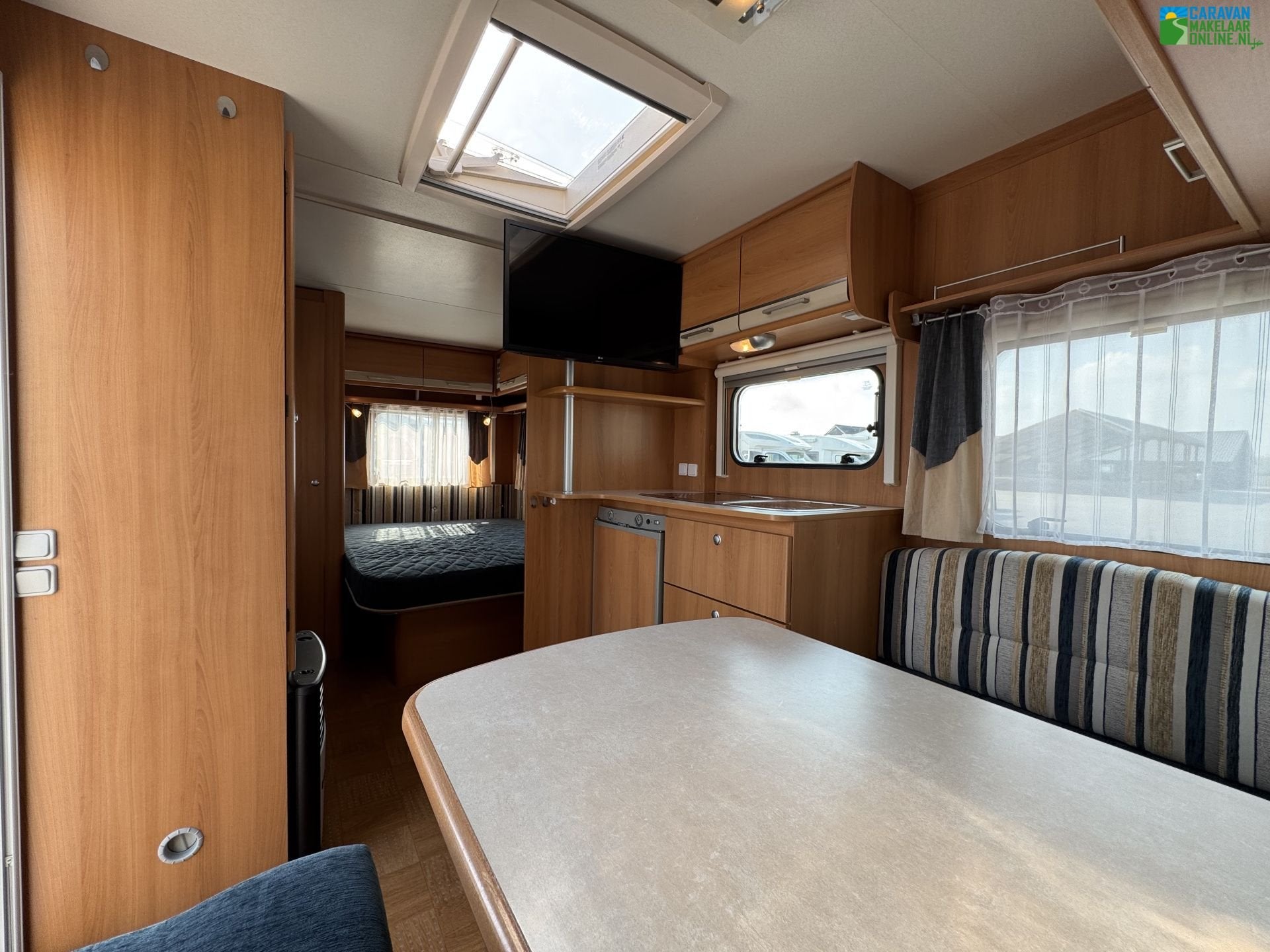 Foto 13 van Caravelair Ambiance Style 475 | Nette staat | Vast bed | 4p!