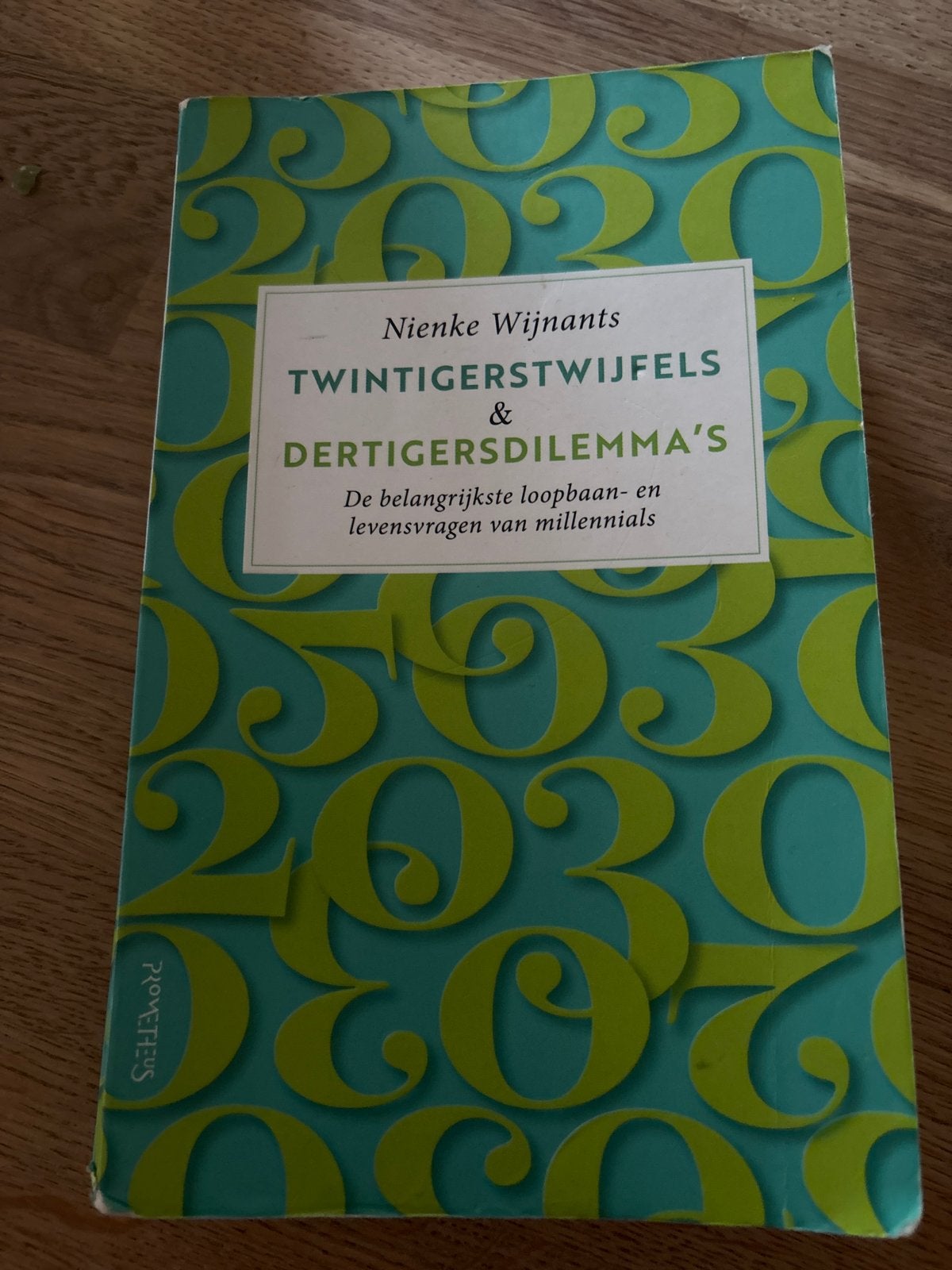Twintigerstwist & Dertigersdilemma's - Nienke Wijnants, Ophalen of Verzenden, Zo goed als nieuw, Nederland