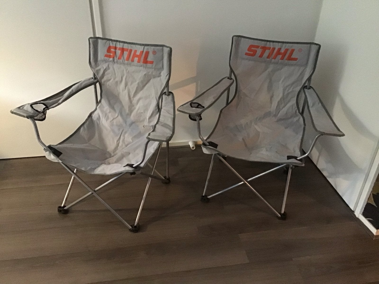 Stihl opvouwbare vis- of campingstoelen (2 stuks), Ophalen, Zo goed als nieuw