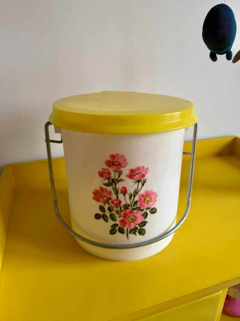 Vintage (luier) emmer met bloemenprint en geel deksel, Ophalen