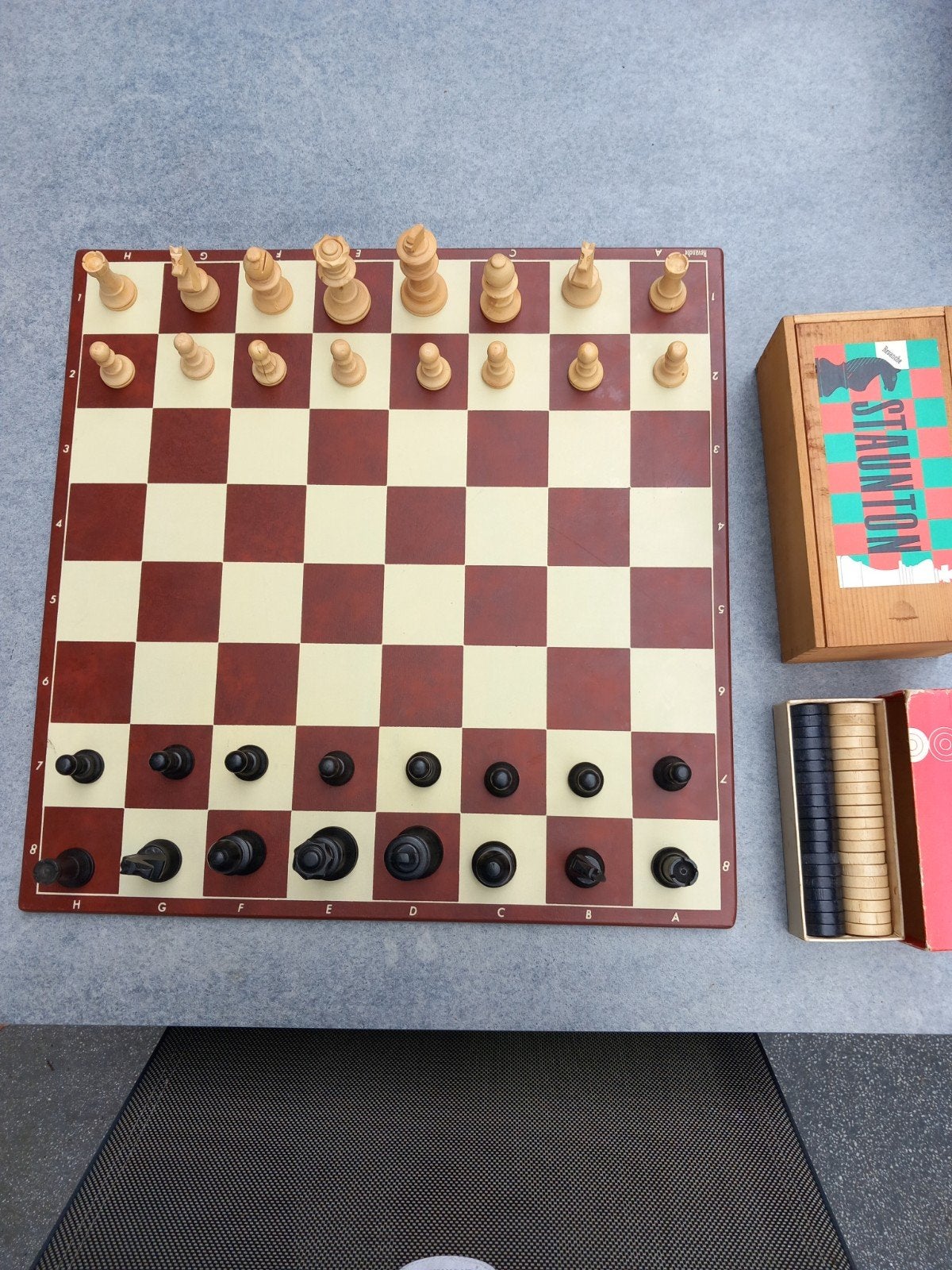 Schaak- en dambord met houten stukken - Staunton stijl, Hobby en Vrije tijd, Een of twee spelers, Ophalen of Verzenden, Gebruikt