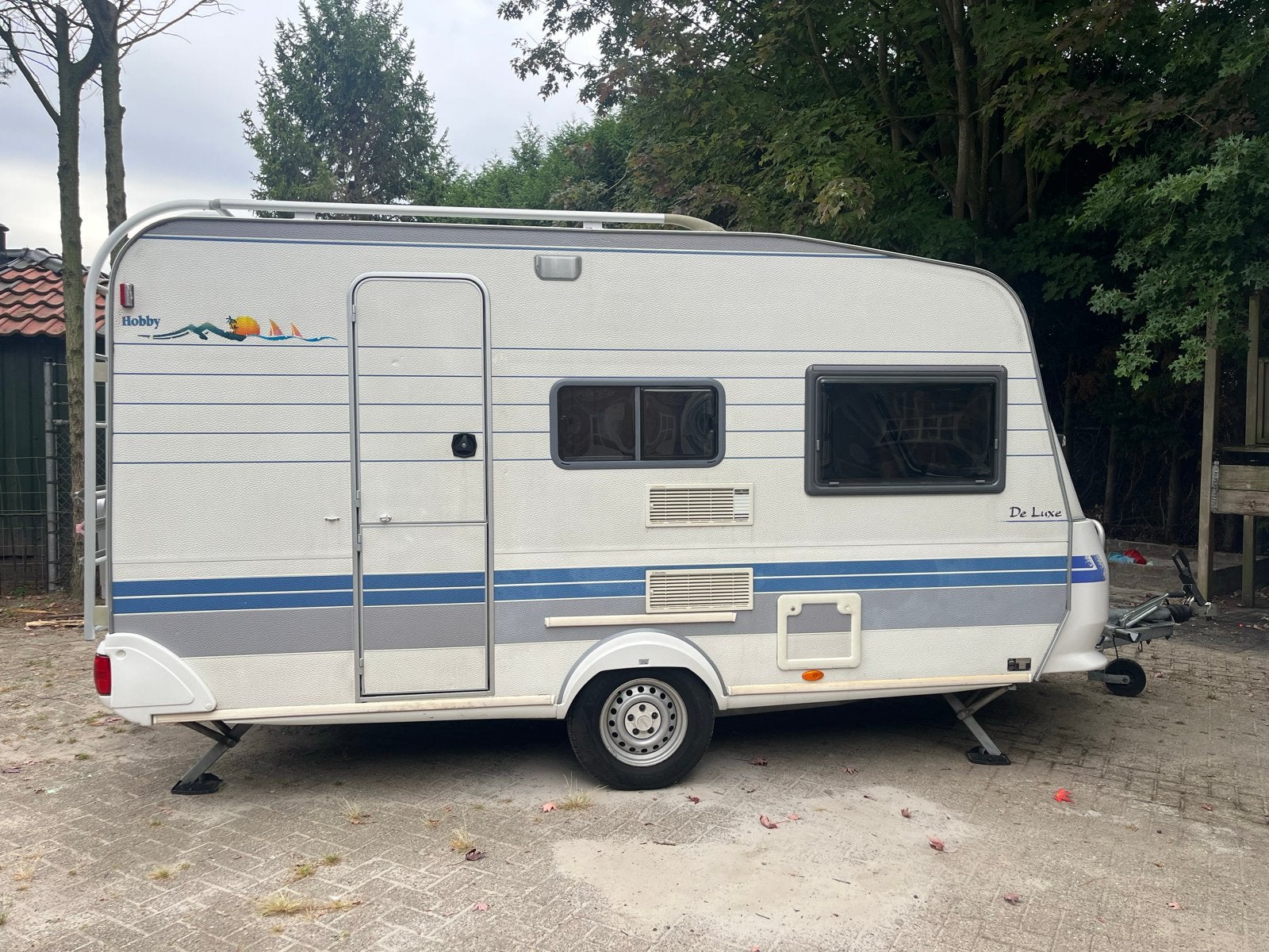 Hobby De Luxe Caravan 400 KB met stapelbed en voortent, Caravans en Kamperen, Caravans, Stapelbed, Rondzit, Hobby, Particulier