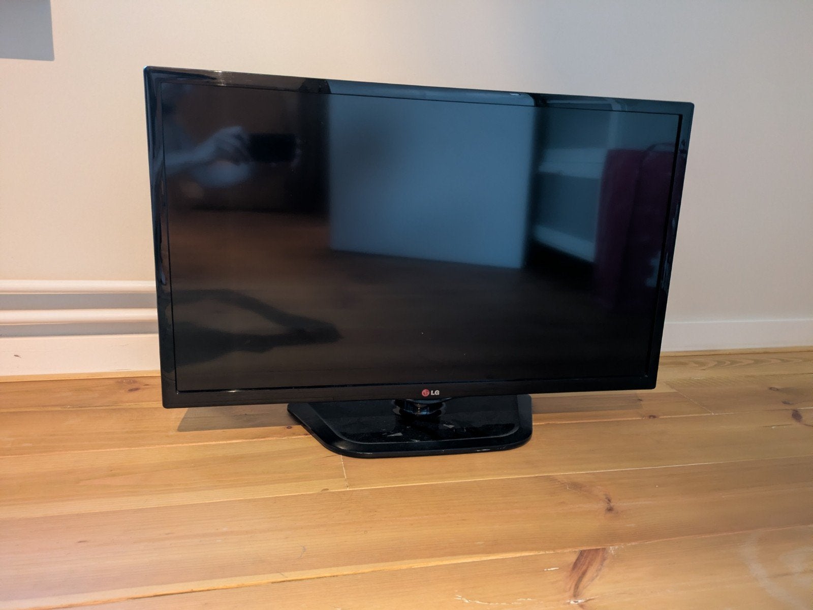 LG televisie 32 inch, Ophalen, Gebruikt, 50 Hz, 80 tot 100 cm