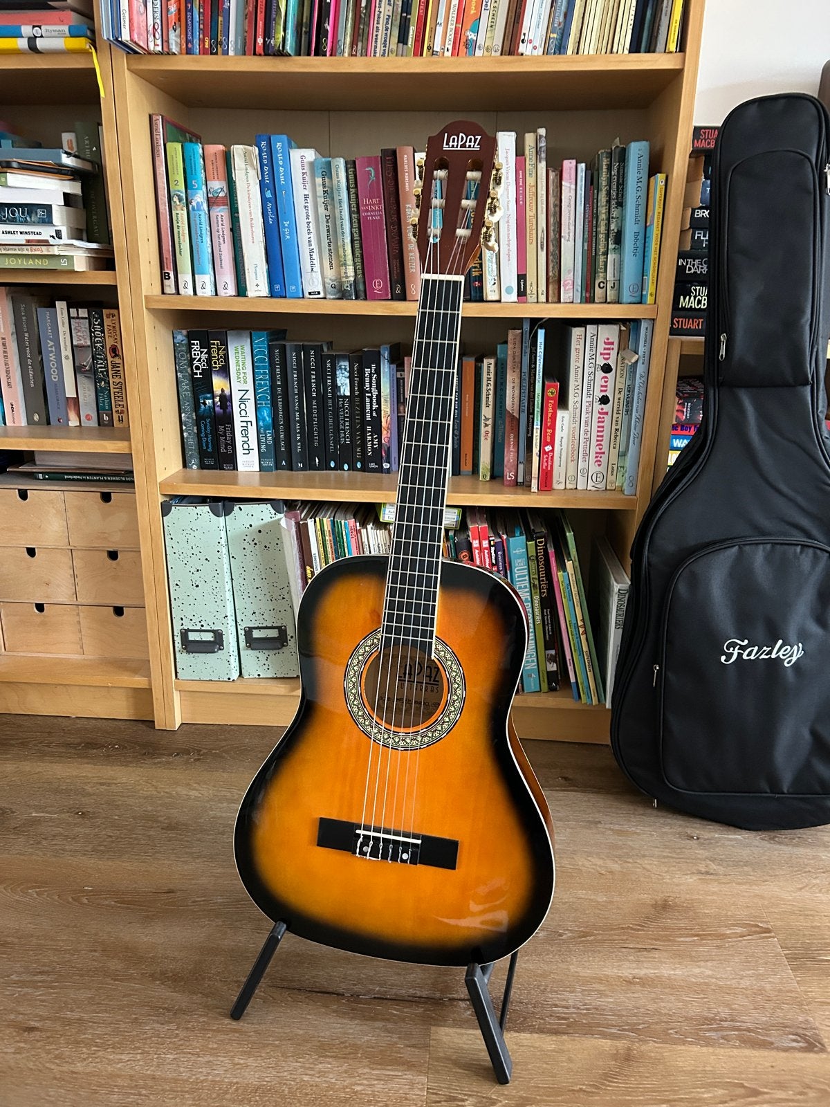 LaPaz Klassieke Gitaar met Hoes en Capo, Ophalen, Zo goed als nieuw, Klassieke of Spaanse gitaar, Met koffer