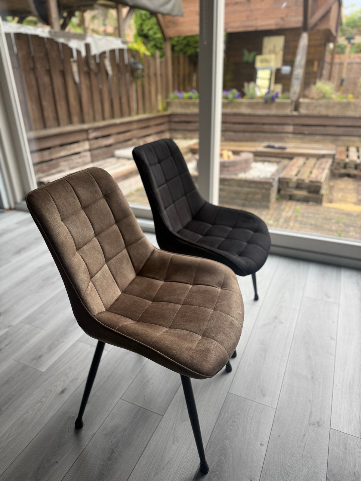 Set 5 gestoffeerde velvet eetkamerstoelen, zwart en bruin, Huis en Inrichting, Stoelen, Ophalen, Zwart, Velvet, Zo goed als nieuw