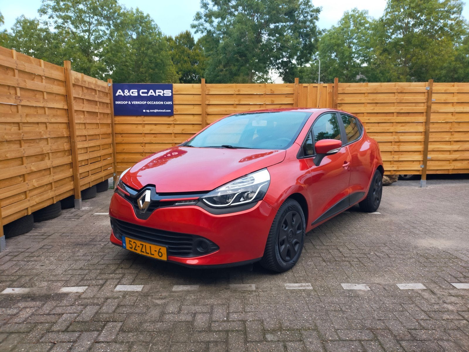Renault Clio Nap NL Auto Airco Cruise C. Navi Bluetooth, Voorwielaandrijving, Stof, 40 €/maand, Zwart