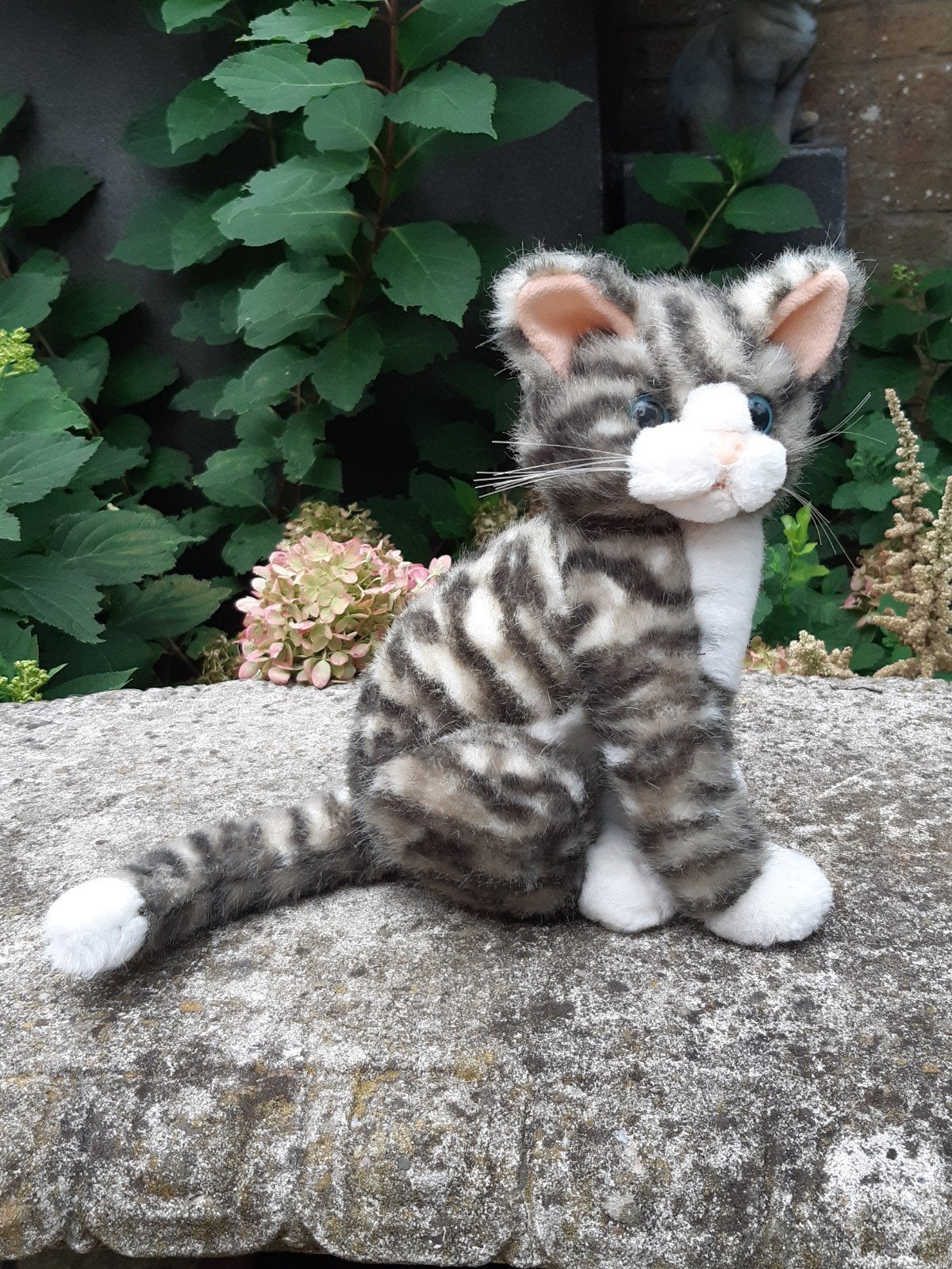 knuffel grijze tabby kat Franciens katten / Wetering, Ophalen of Verzenden, Zo goed als nieuw, Hond of Kat, Beeldje of Figuurtje