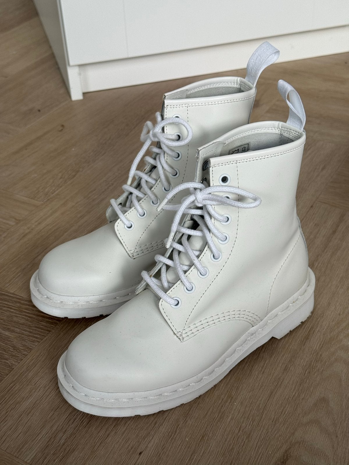 Dr. Martens 1460 Mono Smooth White Laarzen, Ophalen of Verzenden, Zo goed als nieuw, Wit, Lage of Enkellaarzen