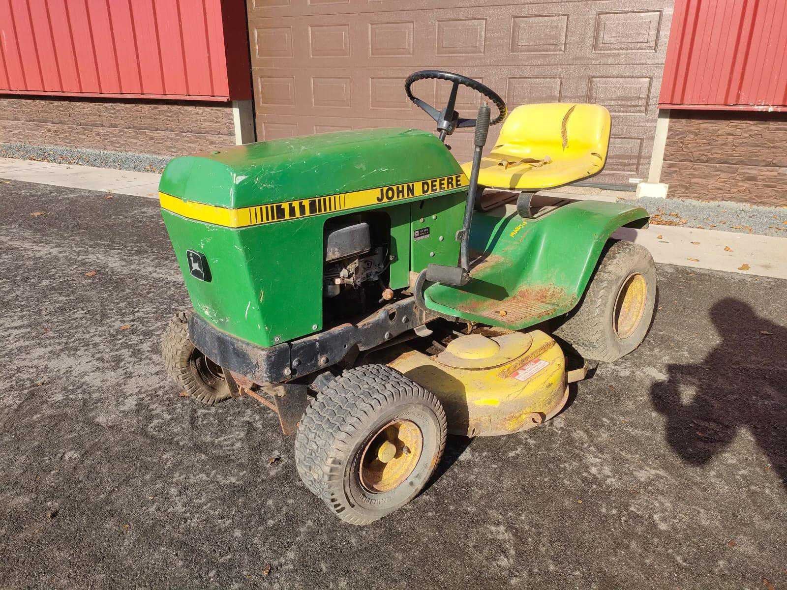 1981 John Deere C111K Zitmaaier, Maaier
