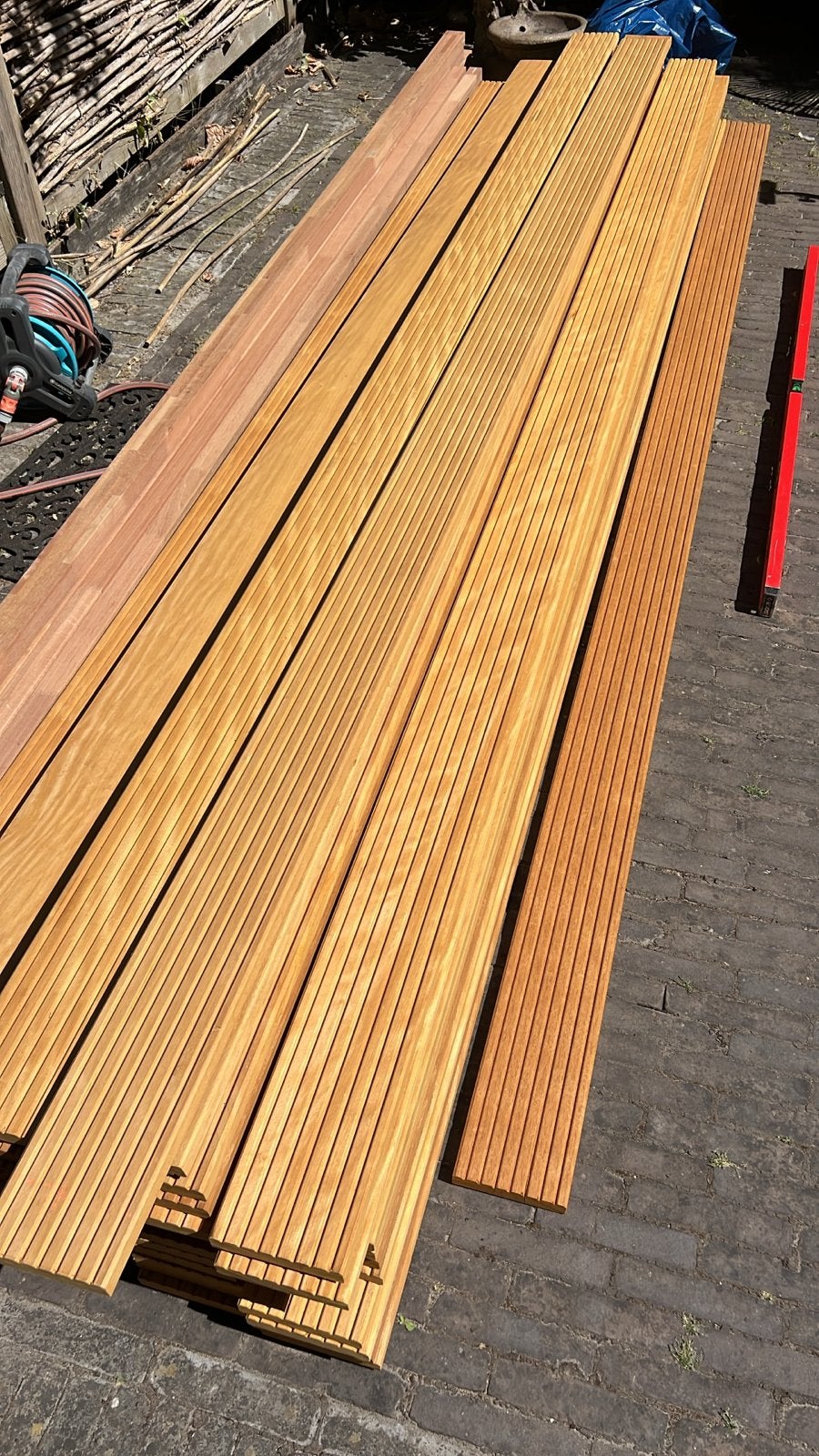 7 Bilinga hardhouten vlonderplanken 3650+hardhout onderregel, Doe-het-zelf en Verbouw, Hout en Planken, Ophalen, 25 tot 50 mm