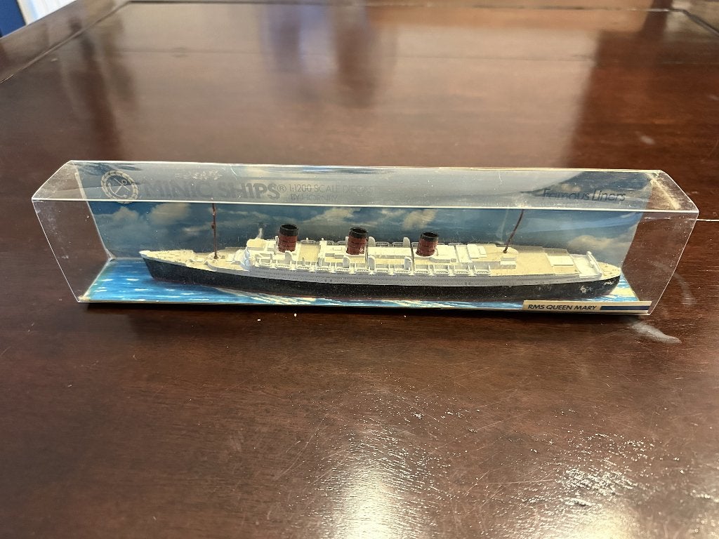 MODEL MINISHIPS QUEEN MARY, Ophalen of Verzenden, Zo goed als nieuw