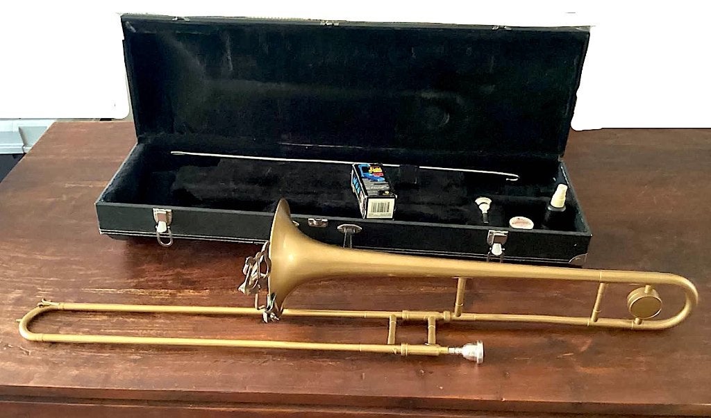 trombone, Muziek en Instrumenten, Ophalen of Verzenden, Gebruikt, Overige typen, Met koffer