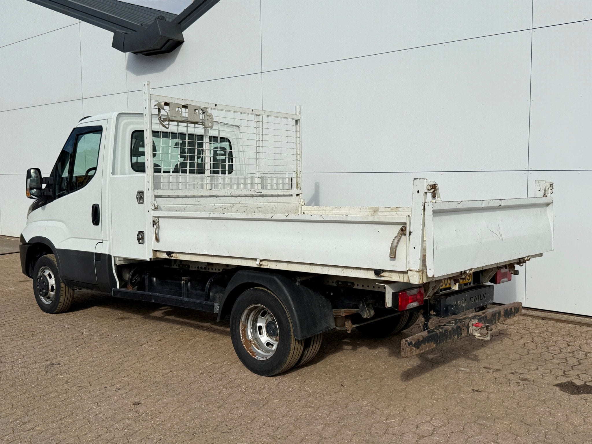 Kipper Dubbellucht Airco 3.5t Trekhaak Cruise Control Benne, Gebruikt, Euro 6, Iveco, Wit
