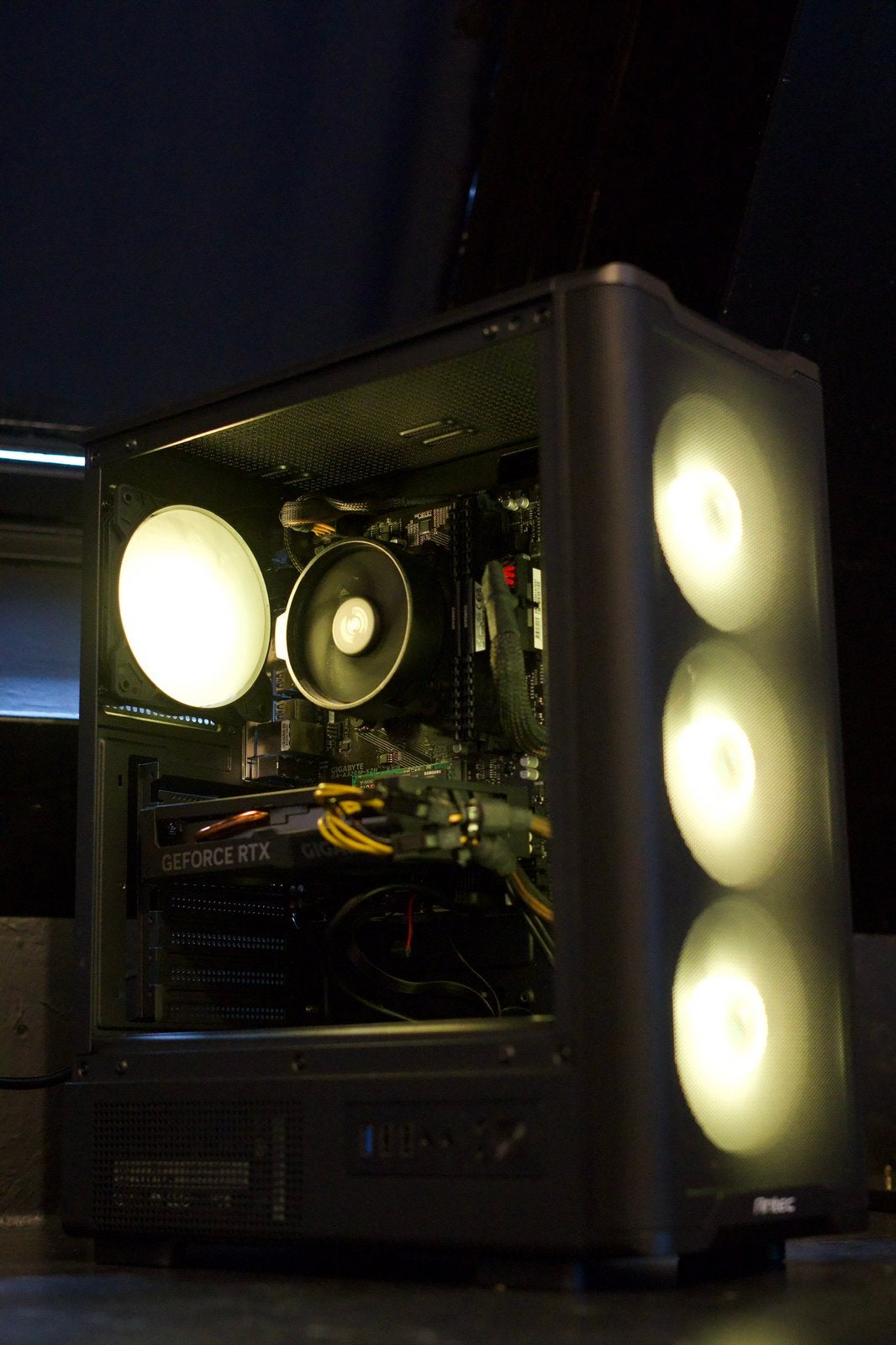RTX 4060 - Ryzen 5 X3D Gaming PC, Virtual Reality, Ophalen of Verzenden, Zo goed als nieuw, SSD