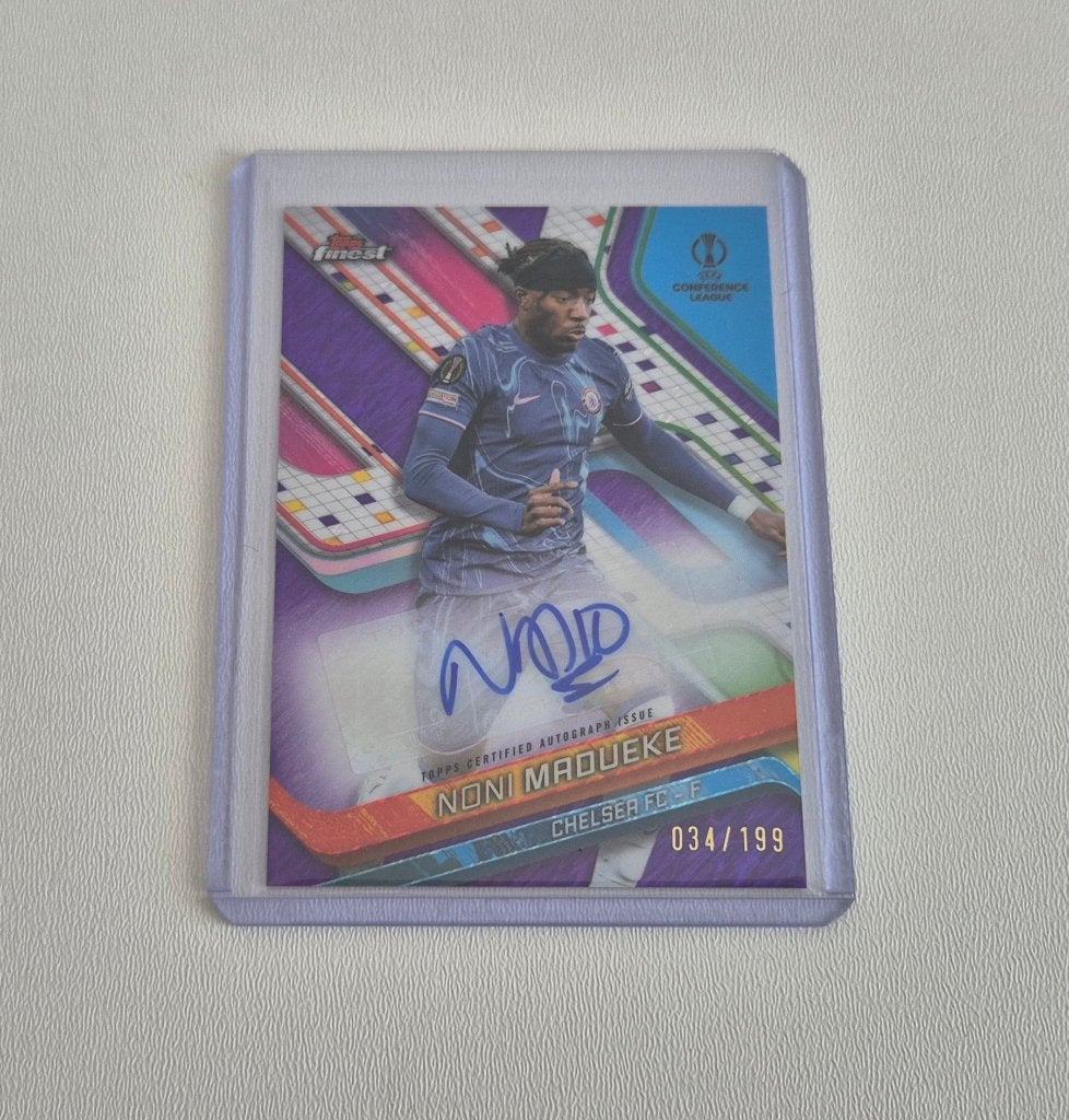 Topps Finest 24/25 UCC Noni Madueke Auto /199 Purple Shimmer, Ophalen of Verzenden, Nieuw, Buitenlandse clubs, Spelerskaart