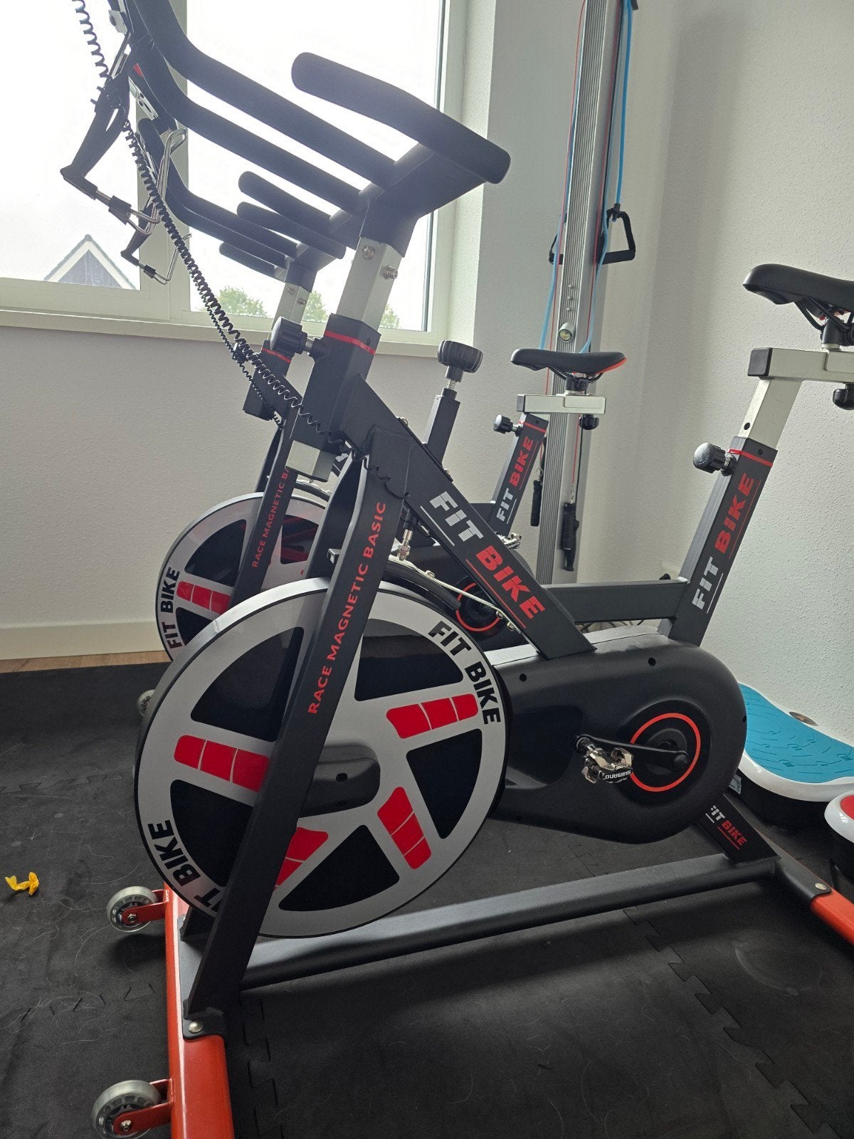 spinningfiets (2x), Ophalen, Zo goed als nieuw, Spinningfiets