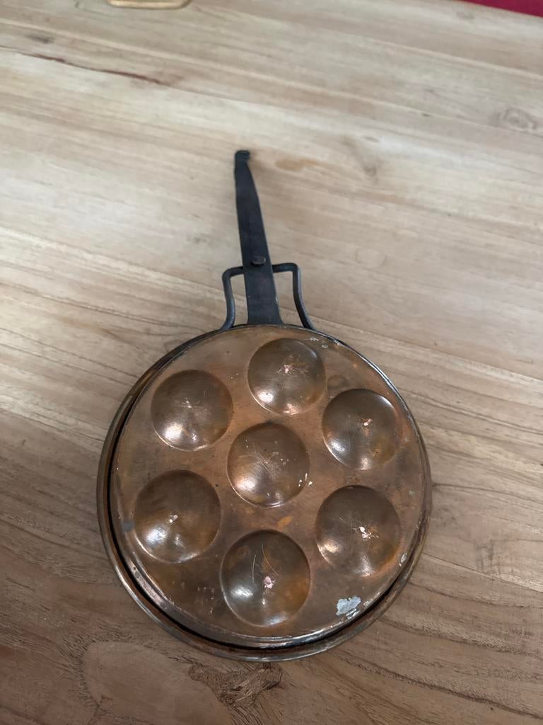 Antieke koperen Oostenrijkse slakkenpan met handgesmeed hand, Ophalen of Verzenden