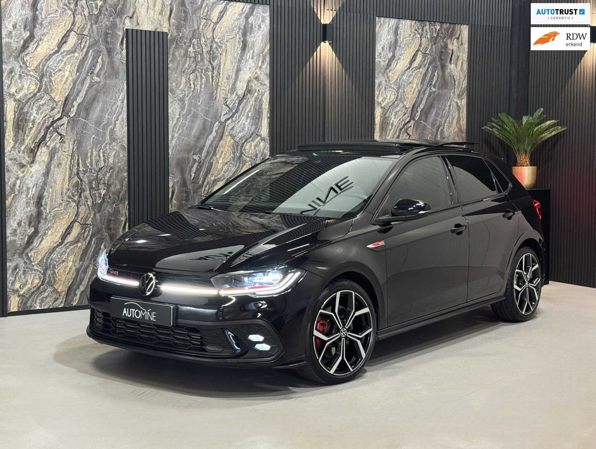 Volkswagen POLO 2.0 TSI GTI|PANO|SFEER|BEATS|BLINDSPOT|KEYLE, Auto's, Dealer onderhouden, Stof, Gebruikt, 4 cilinders