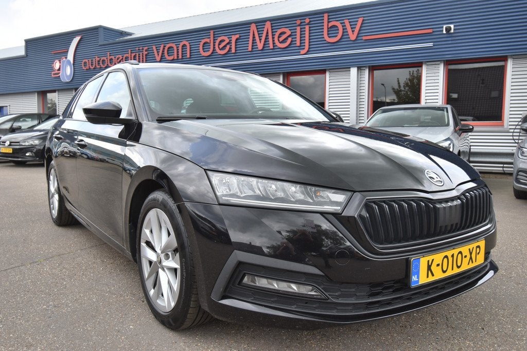 Skoda Octavia Combi 1.0 e-TSI Sport Business , VIRTUAL COCKP, Auto's, Skoda, Stof, Gebruikt, Hybride Elektrisch/Benzine, 3 cilinders