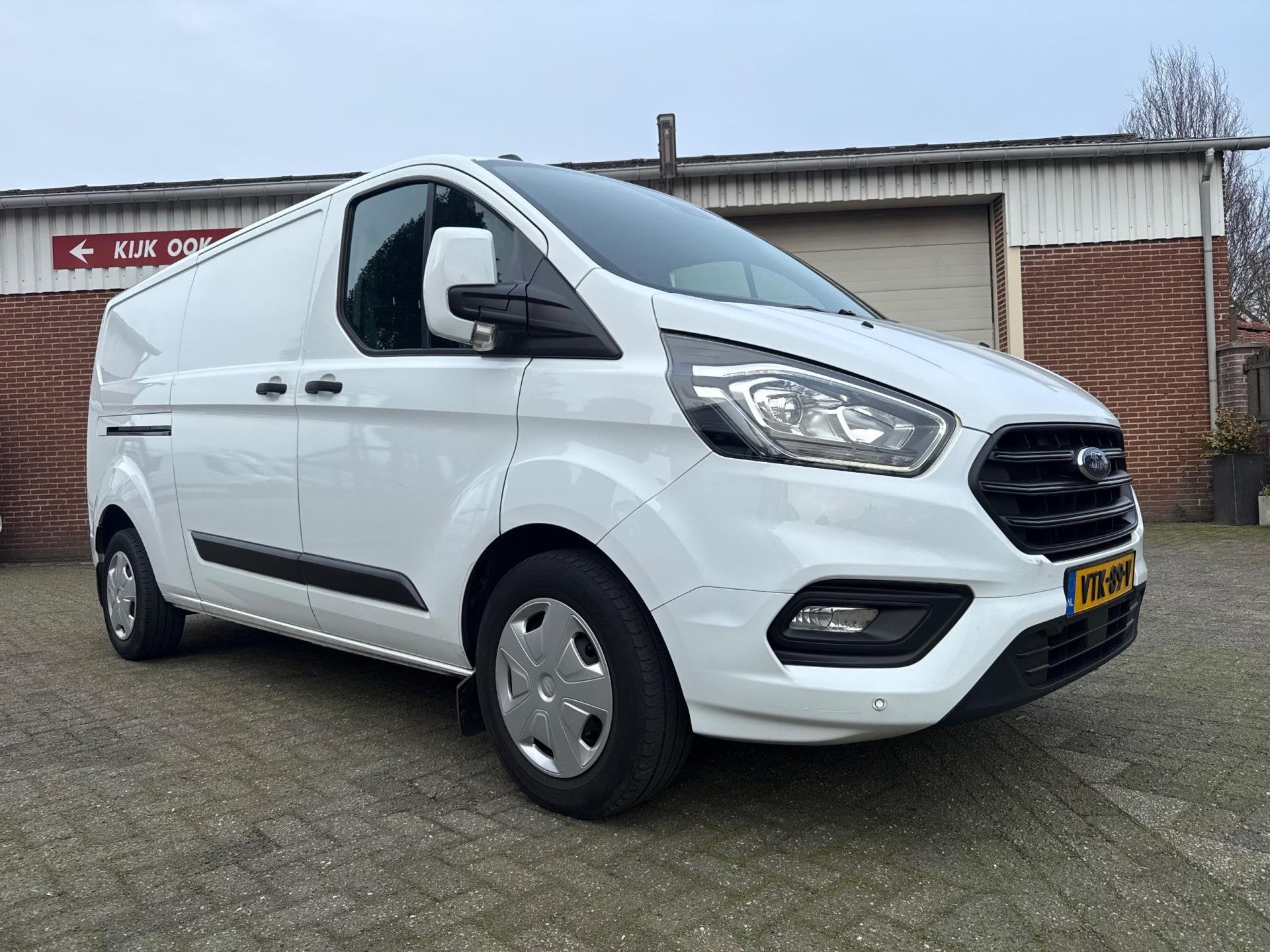 Ford Transit Custom 300 2.0 TDCI L2H1 automaat camera navi 1, Euro 6, 4 cilinders, Origineel Nederlands, Bedrijf