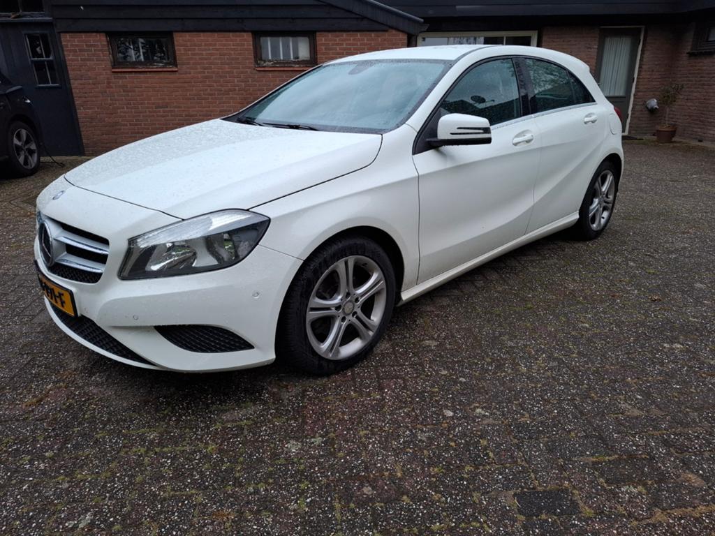 Mercedes-Benz A-Klasse 2.2 CDI A200 AUT 2014 Wit, Auto's, 136 pk, 4 cilinders, Wit, 24 km/l