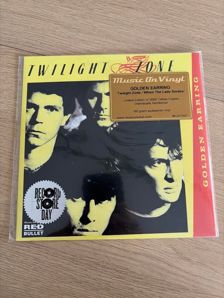Golden Earring - Twilight Zone / When The Lady Smiles Single, 7 inch, Ophalen of Verzenden, Zo goed als nieuw, Rock en Metal