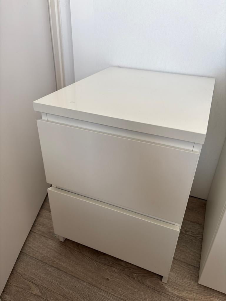 Wit nachtkastje met 2 lades - 40,5x48,5x55 cm, Ophalen, Gebruikt, Minder dan 45 cm, 55 tot 70 cm