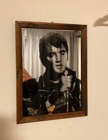 Vintage Elvis Presley spiegel portret in houten lijst, Ophalen of Verzenden, Gebruikt, Poster, Artwork of Schilderij