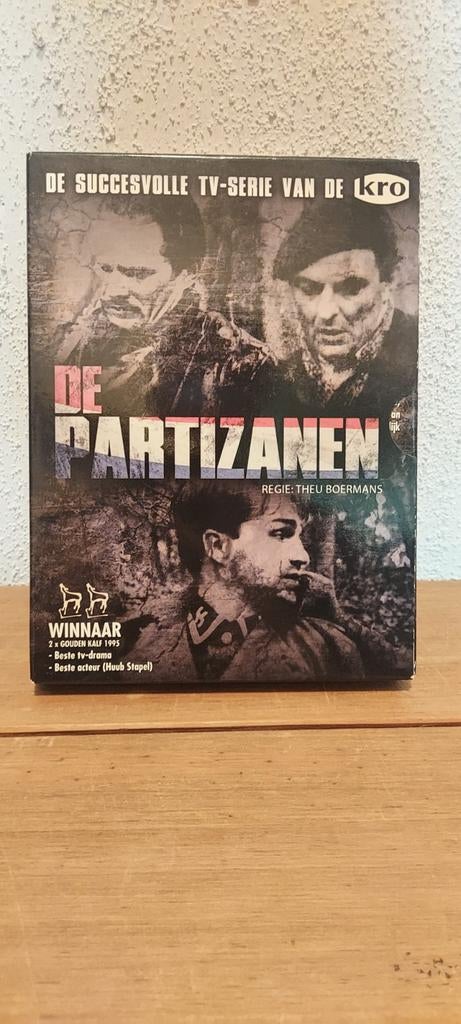 De Partizanen - De succesvolle TV-serie van de KRO (DVD), Gebruikt, Boxset, Drama, Ophalen of Verzenden
