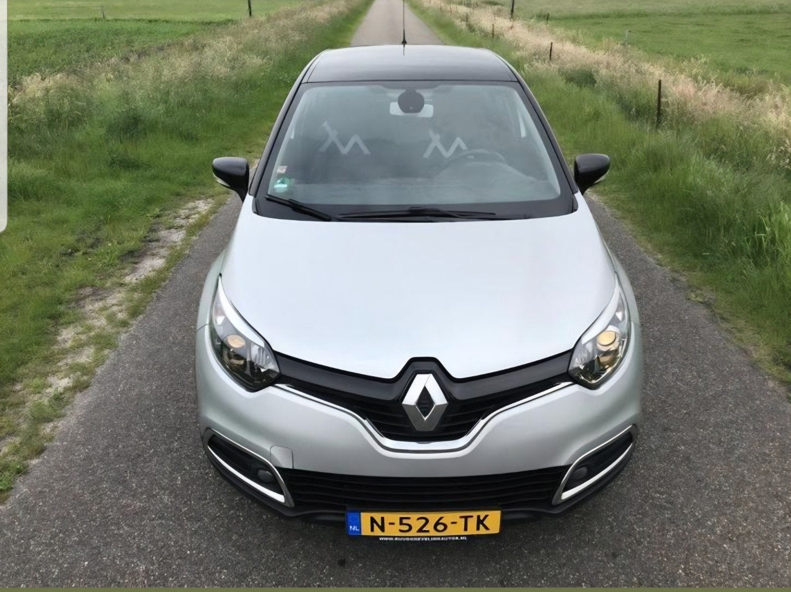 Renault Captur 0.9 TCE 90 2014 Grijs, nieuwe apk!, Auto's, Voorwielaandrijving, 898 cc, Zwart, 1081 kg