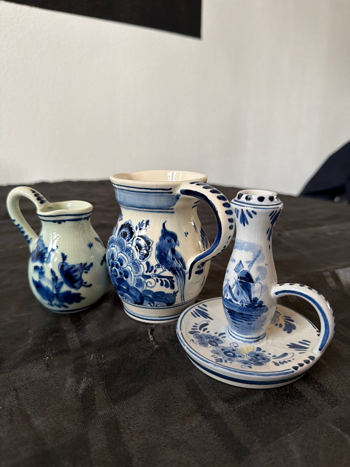 Delfts Blauw set: 2 kannetjes en 1 kandelaar, Antiek en Kunst, Antiek | Keramiek en Aardewerk, Ophalen
