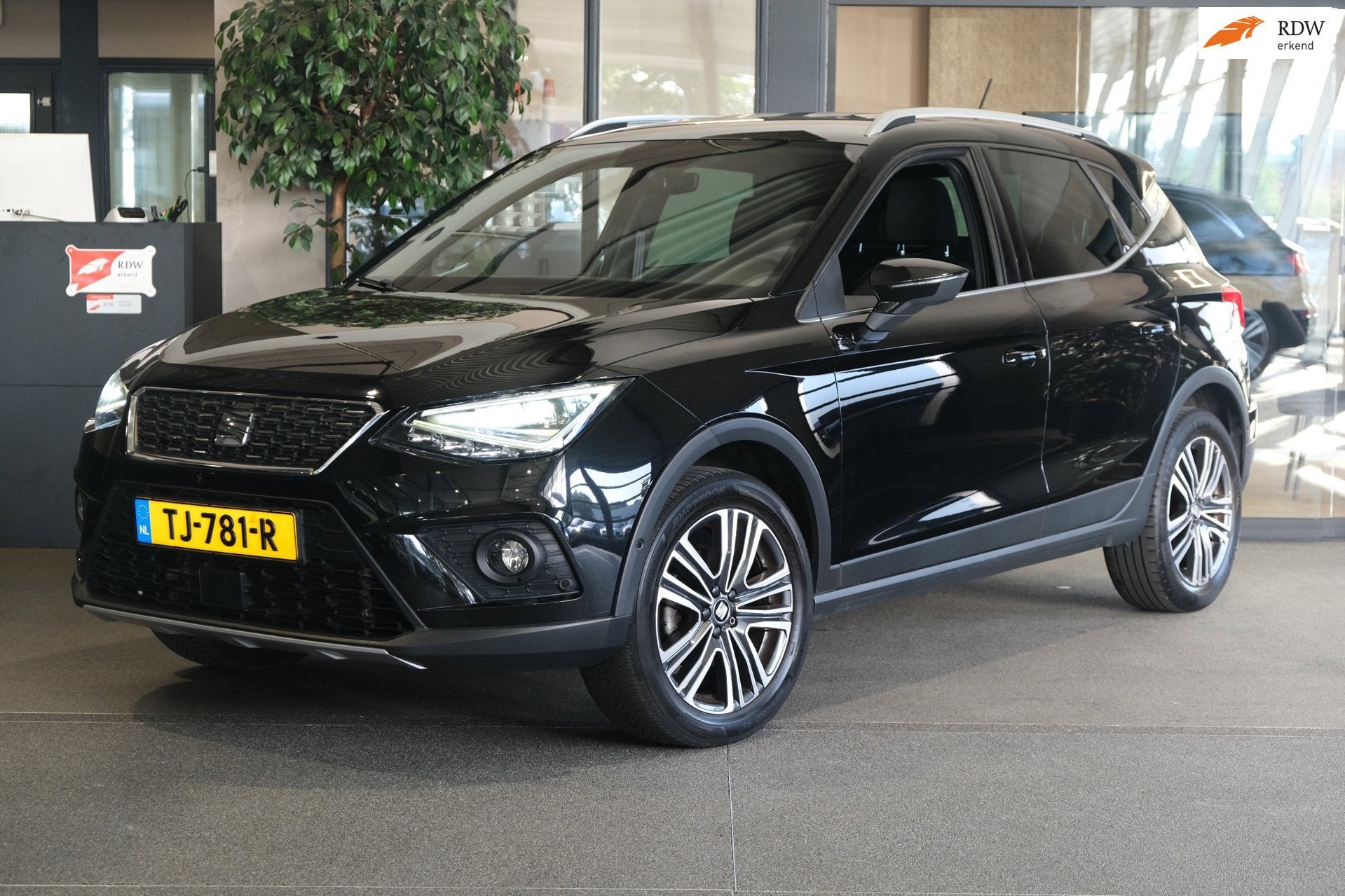 Seat Arona 1.0 TSI Xcellence Navi Cam Acc Keyless Beats Pdc, Auto's, Seat, Voorwielaandrijving, Lichtsensor, Stof, Gebruikt