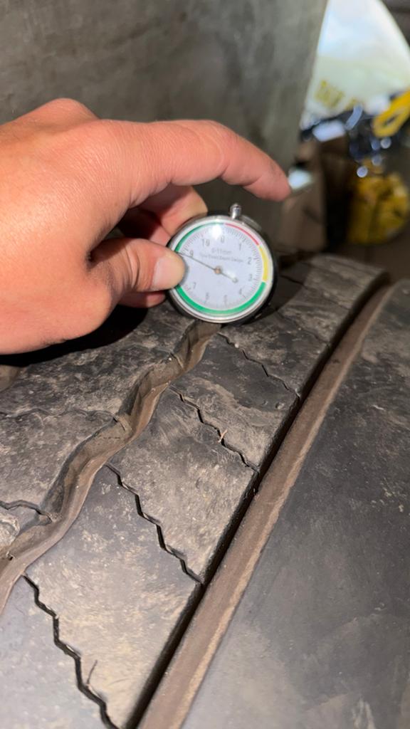 4 banden met velgen - Bridgestone & Continental 385/65 R22.5, Gebruikt, Vrachtwagen, Banden en Velgen, Overige maten
