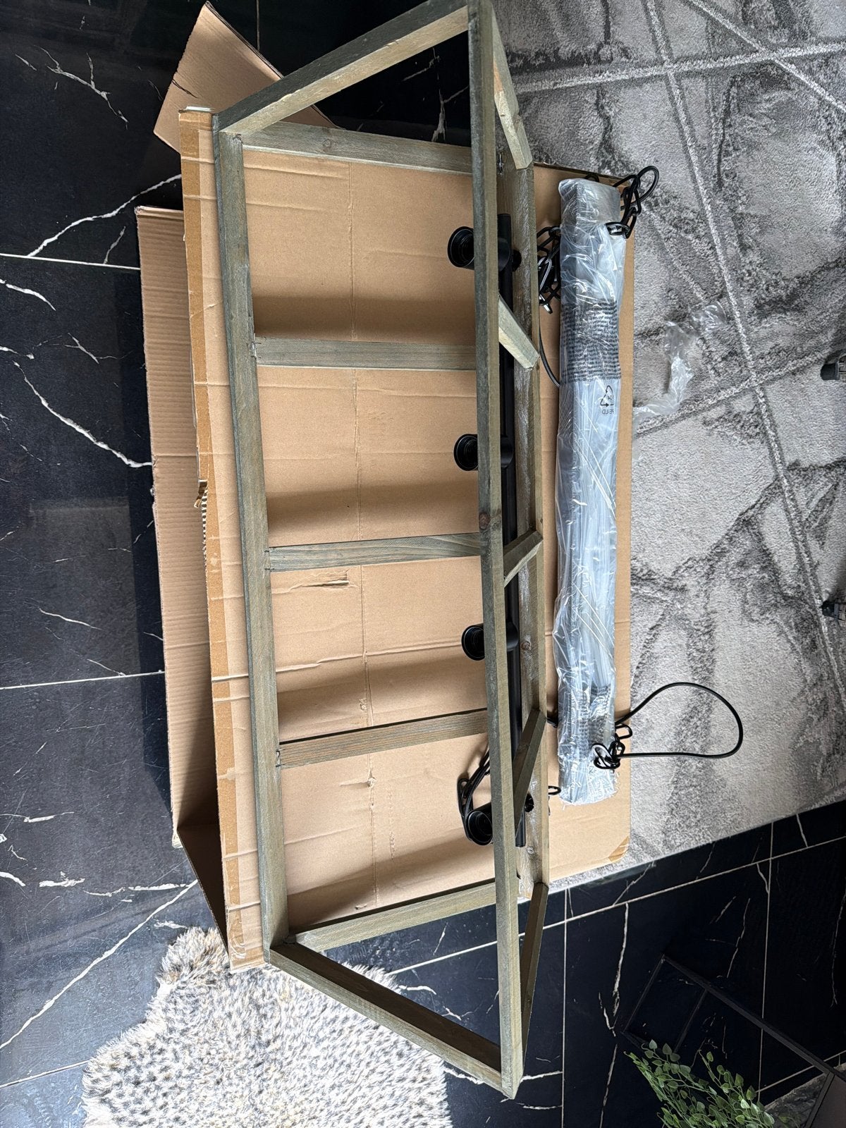 Houten hanglamp met 4 fittingen - Nieuw in doos, Ophalen of Verzenden, Nieuw, Hout, E27 (groot)