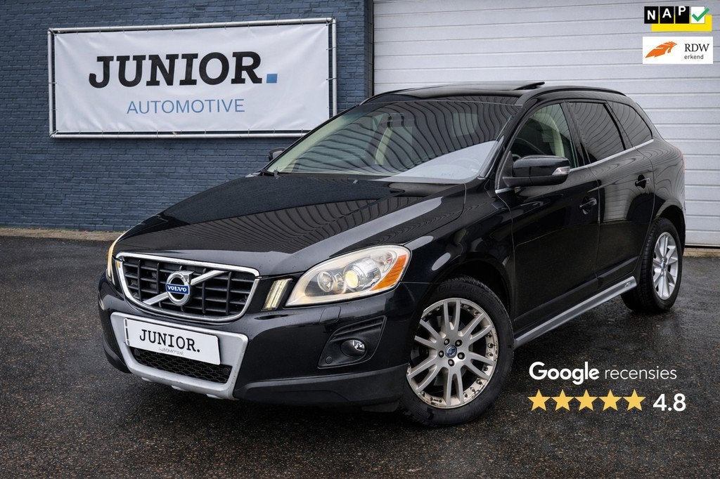 Volvo XC60 3.0 T6 AWD Momentum PANO/CARPLAY/VOLO-H/LEDER, Automaat, Gebruikt, 2000 kg, Zwart