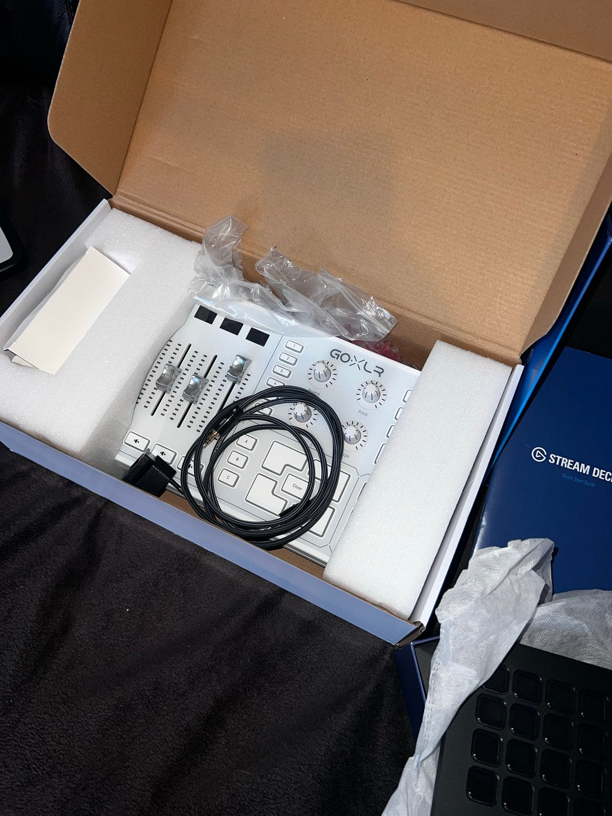 WITTE TC Helicon GoXLR Mixer - Perfect voor Streaming, Ophalen of Verzenden, Zo goed als nieuw, Minder dan 5 kanalen, Microfooningang