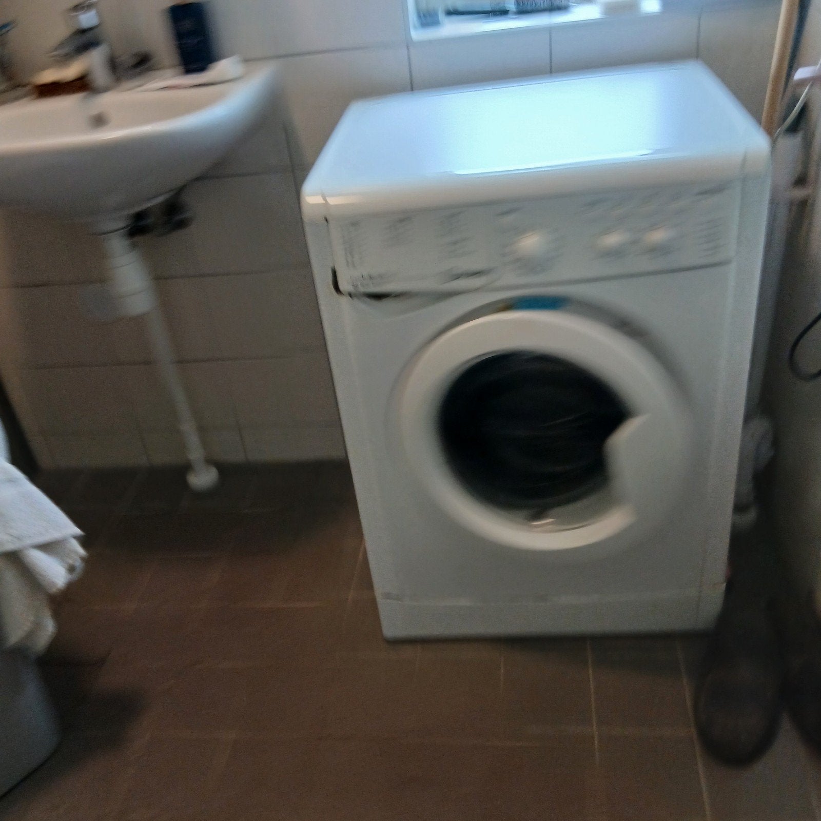 Indesit Wasmachine - 5kg - EcoTime, Witgoed en Apparatuur, Wasmachines, Gebruikt, Voorlader, 4 tot 6 kg, 85 tot 90 cm, Minder dan 1200 toeren