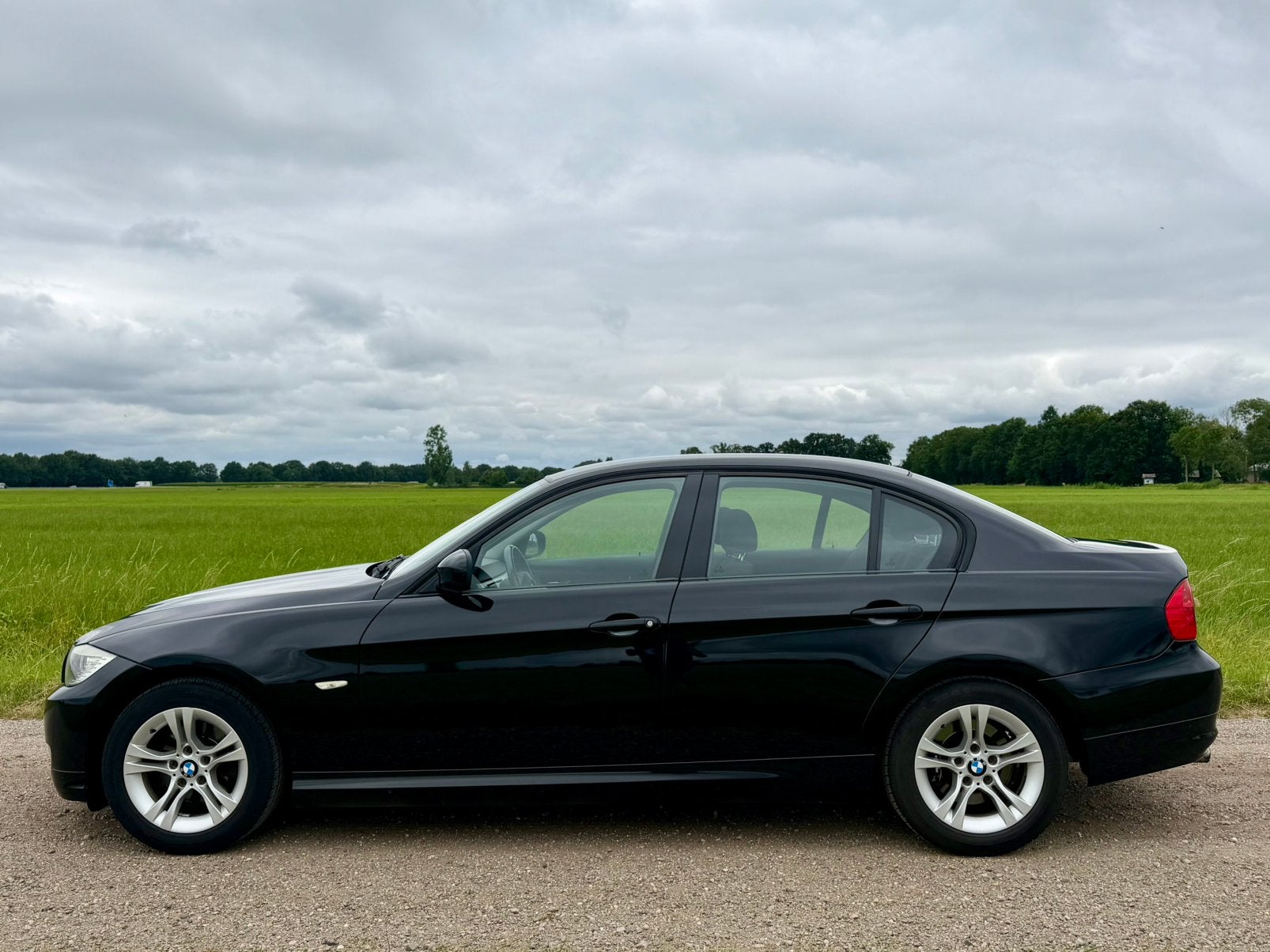 BMW 3-Serie 2.0 I 318 2010 Zwart, Euro 5, Zwart, Zwart, Handgeschakeld