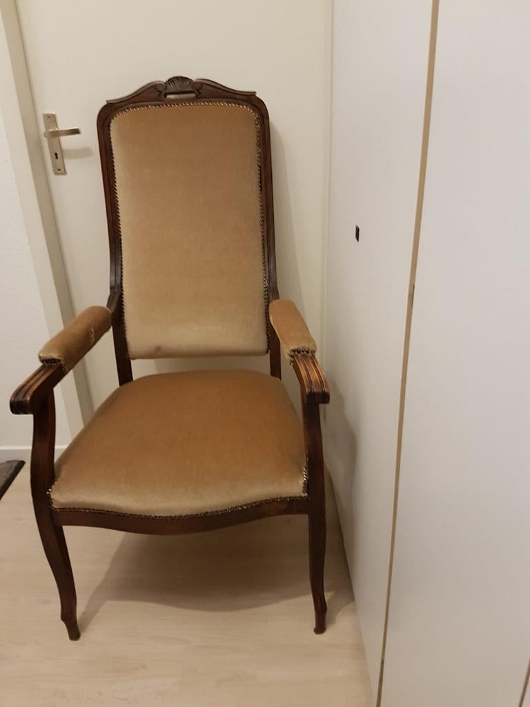 Te koop antieke stoel / opa stoel, Ophalen