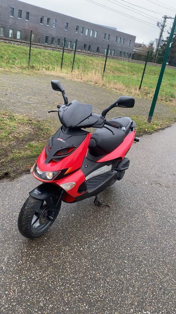 Aprilia sr50 lc, Fietsen en Brommers, Scooters | Aprilia, Ophalen, Tweetakt, Gebruikt, Maximaal 45 km/u