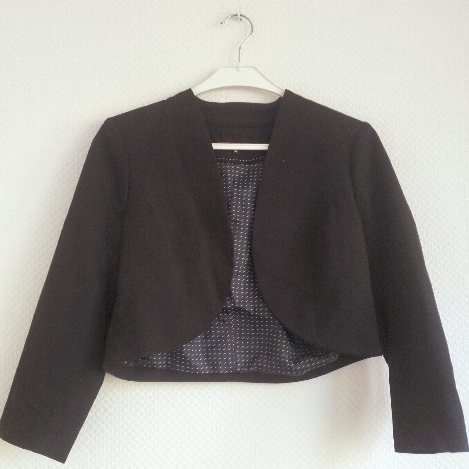 promiss zwart kort bolero jasje mt 38 zgan, Maat 38/40 (M), Promiss, Zwart, Ophalen of Verzenden