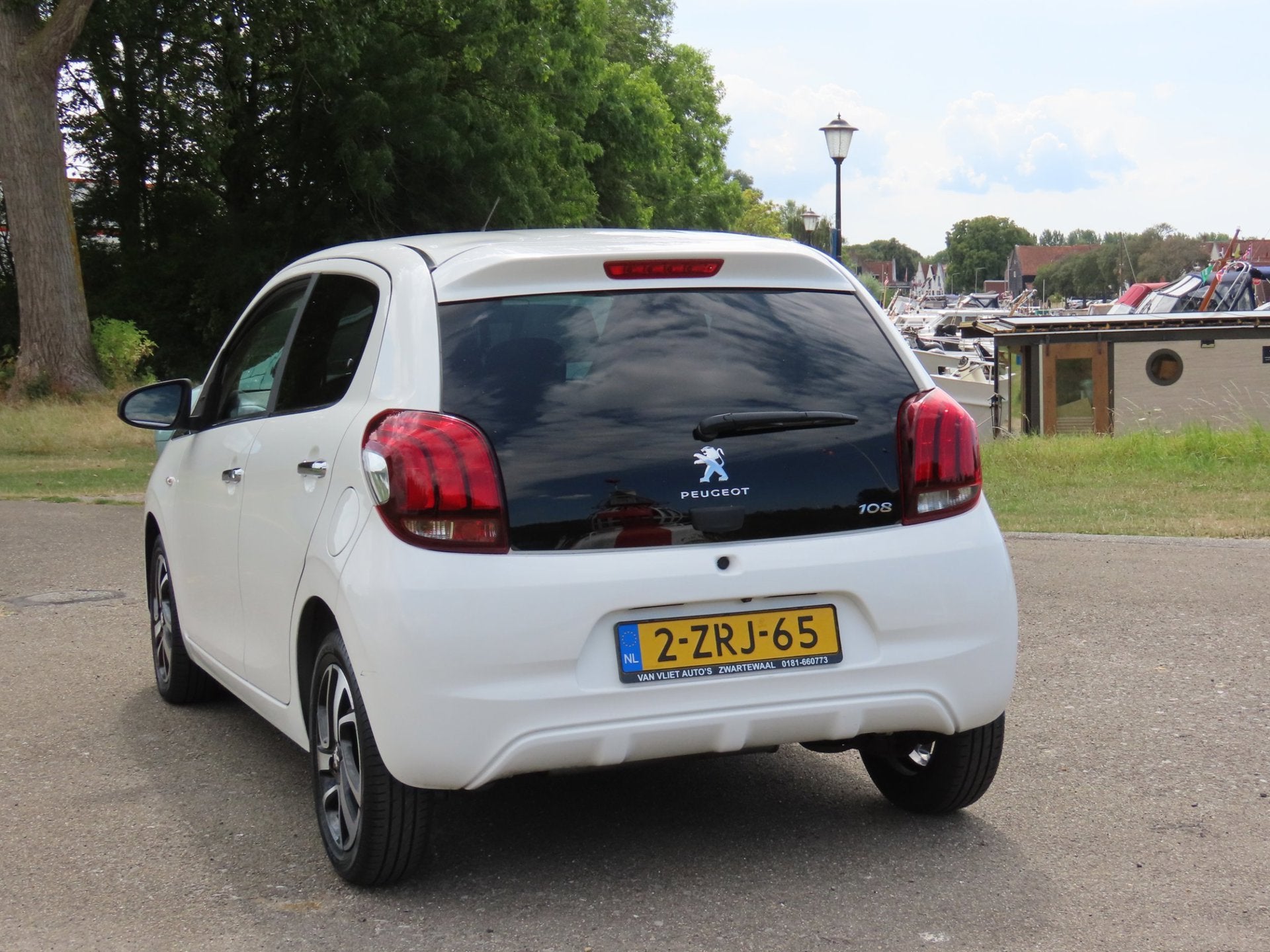 Peugeot 108 1.0 e-VTi Première *Keyless *Clima *Camera, Voorwielaandrijving, Euro 5, Stof, Zwart
