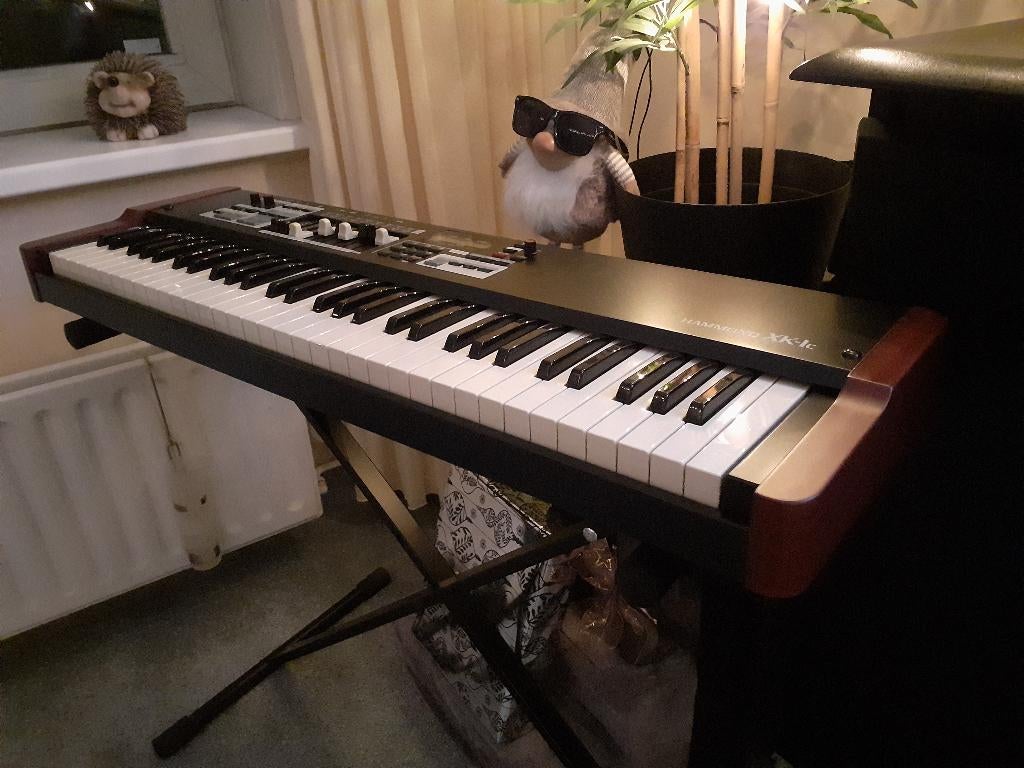zgan HAMMOND XK1c met standaard en leslie slow/fast pedaal, Muziek en Instrumenten, 61 toetsen, Midi-aansluiting, Zo goed als nieuw